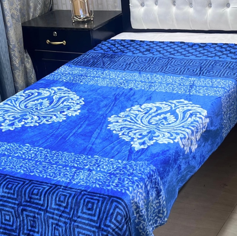 Single bed AC blanket for all seasons made with printed soft fleece fabric