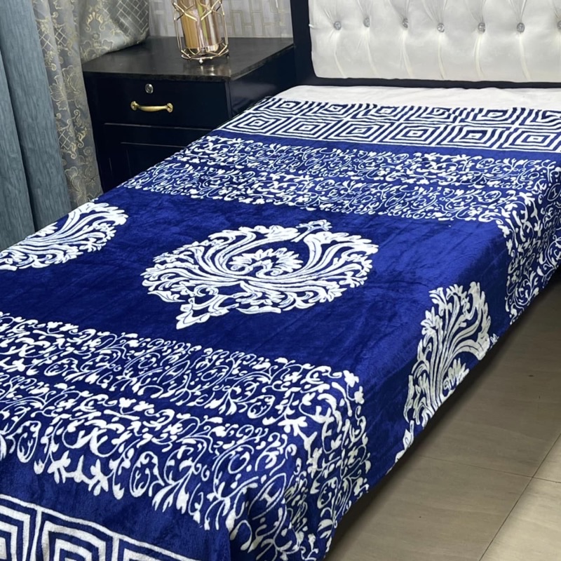 Soft fleece single bed AC blanket with elegant printed design