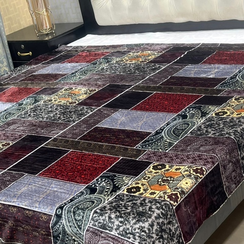 Double bed AC blanket for all seasons made with printed soft fleece fabric