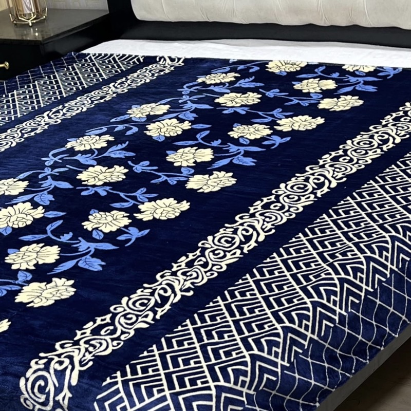 Double bed AC blanket with soft touch fleece material