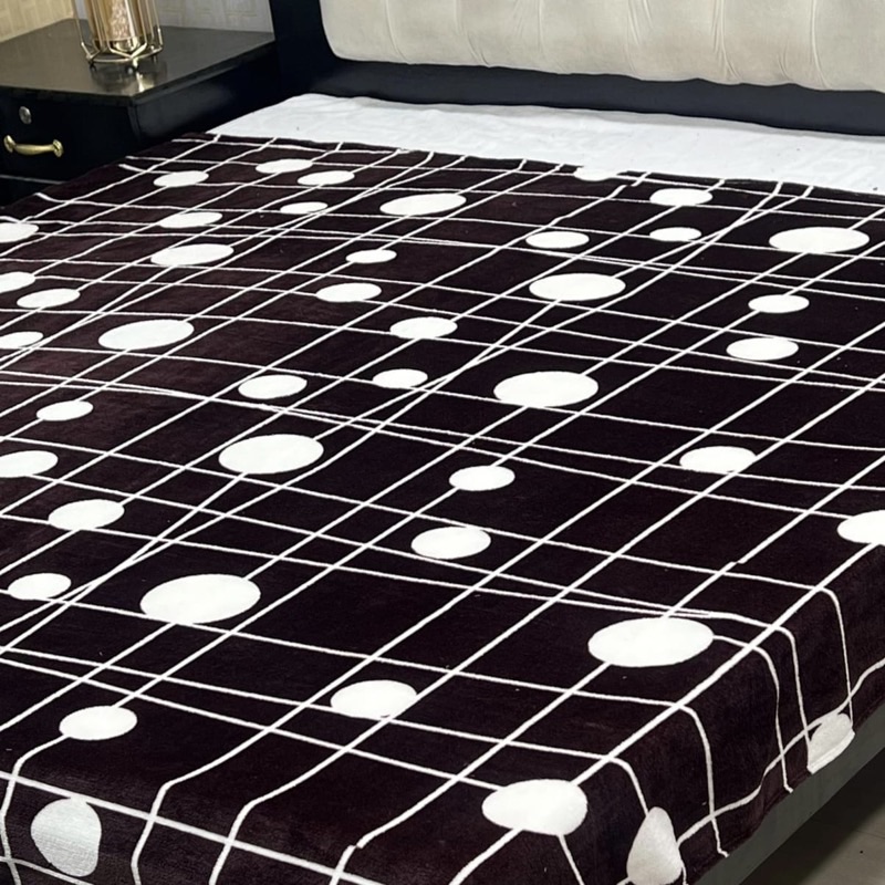 Printed soft fleece blanket suitable for AC room sleeping