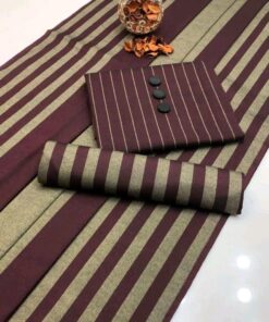 Overall model look of Baroque SK-720 winter dhanak unstitched 3 piece winter suit at Jalwa Store