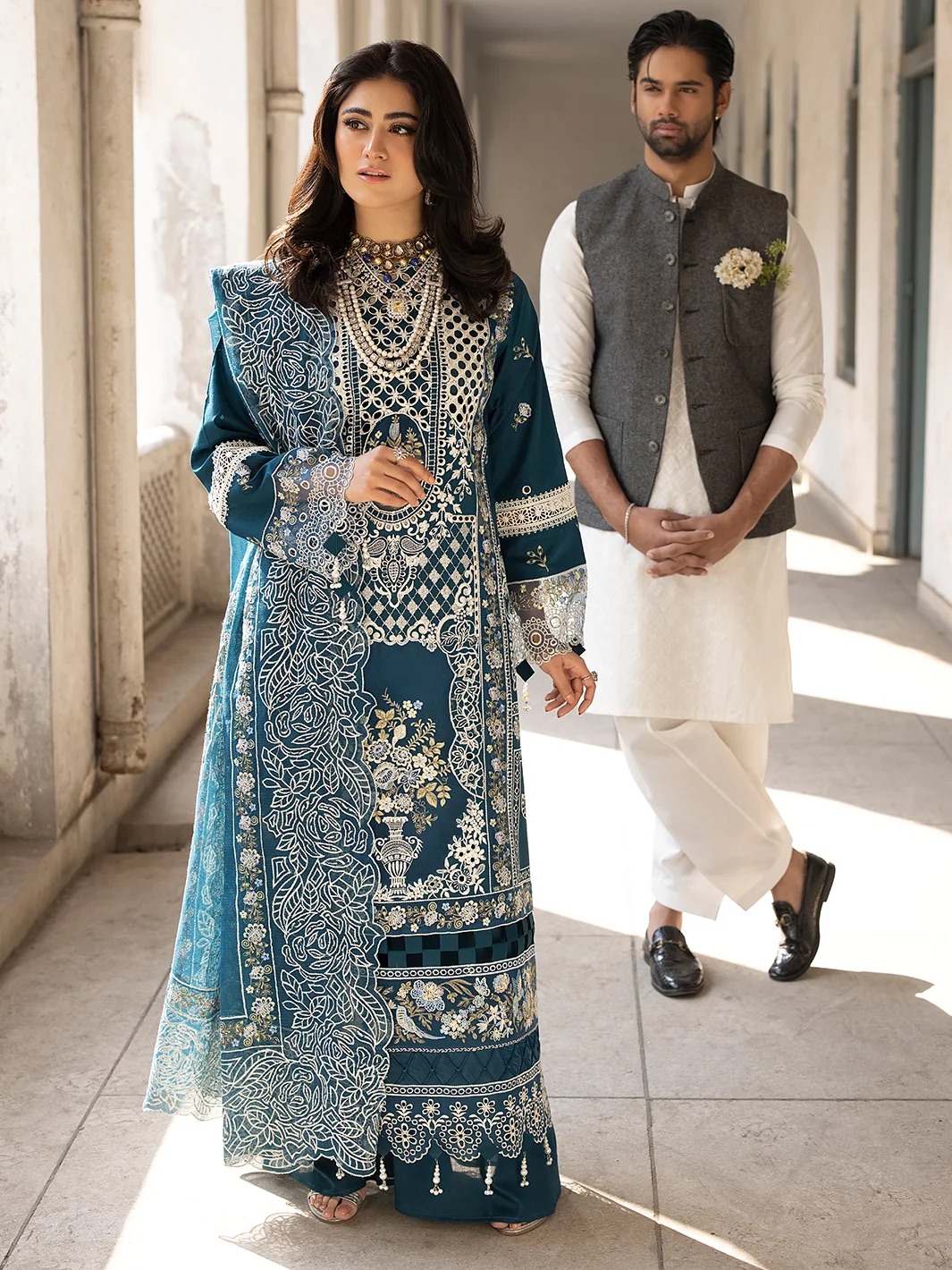 Zoomed in resham thread embroidery on Jazmin SK-673 winter dhanak Pakistani ladies collection