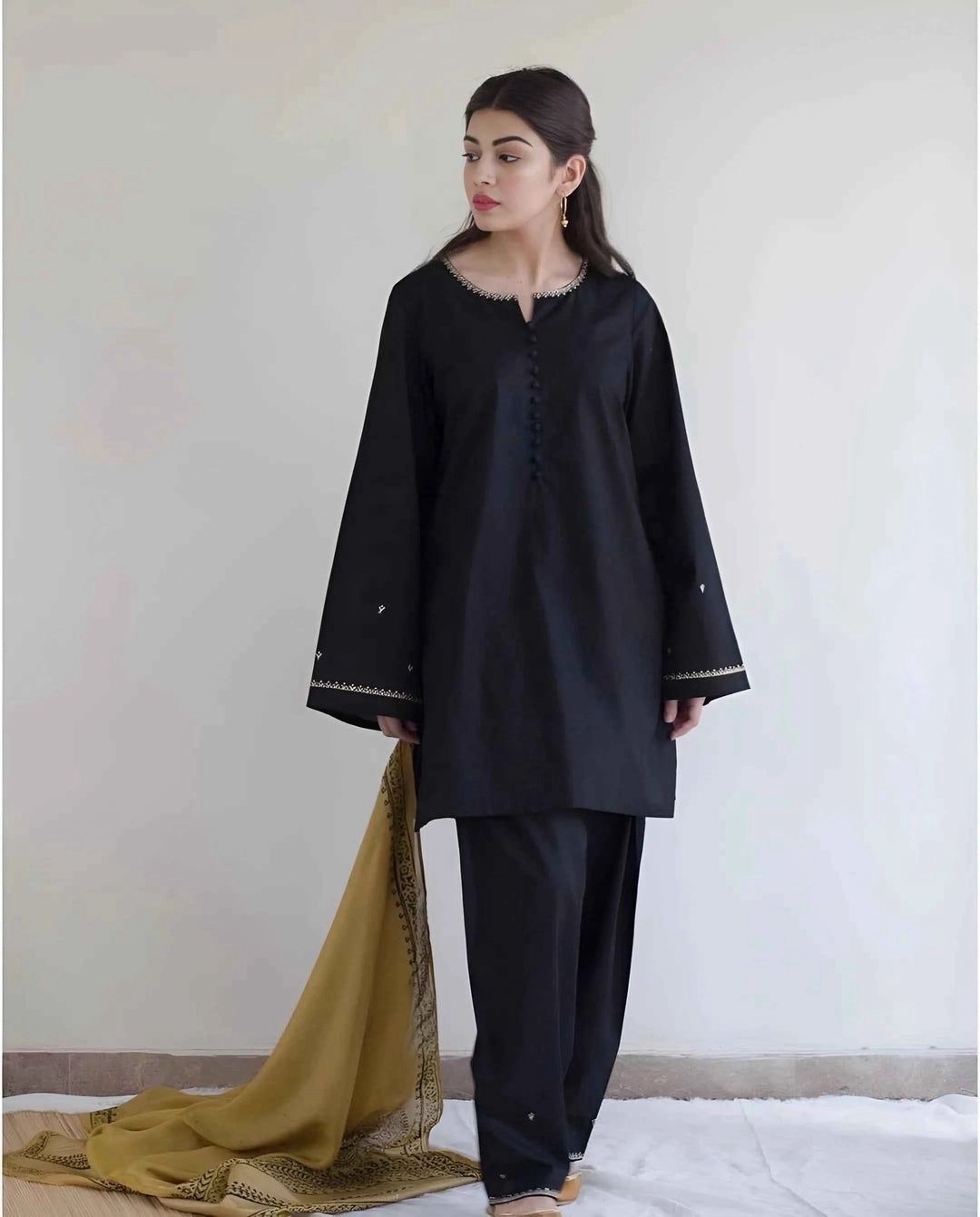 Coordinated dupatta drape and hem embroidery of Multani Khaddi Susi KH-216 multani khaddi susi Pakistani ladies collection