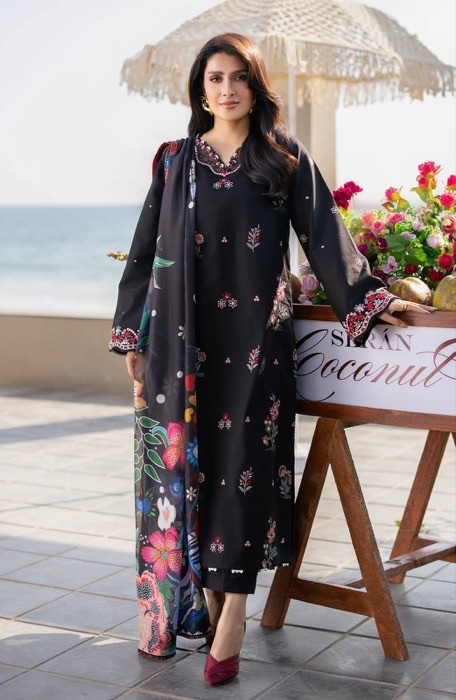 Overall model look of Pezwaan SK-710 winter dhanak unstitched 3 piece winter suit at Jalwa Store