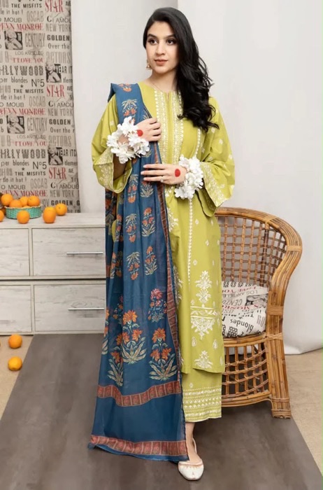 Front shirt and printed daman of Asim Jofa SK-706 winter dhanak unstitched 3 piece winter suit at Jalwa Store