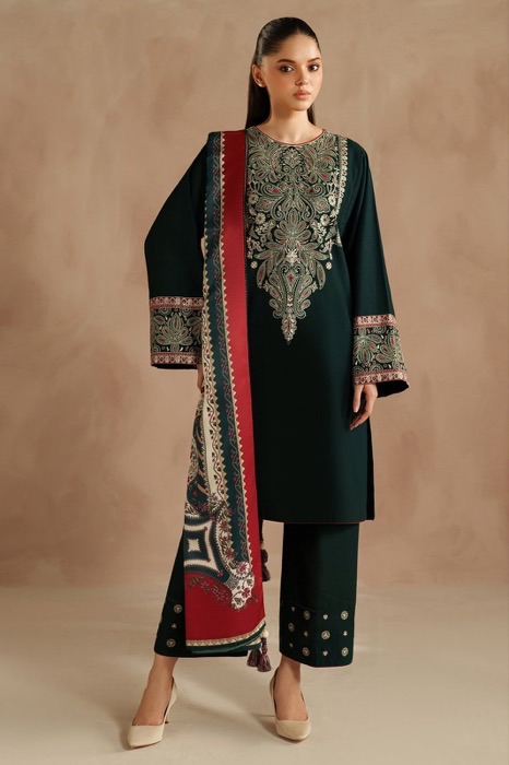 High definition fabric weave and sleeve embroidery of Baroque SK-688 winter dhanak Pakistani ladies collection