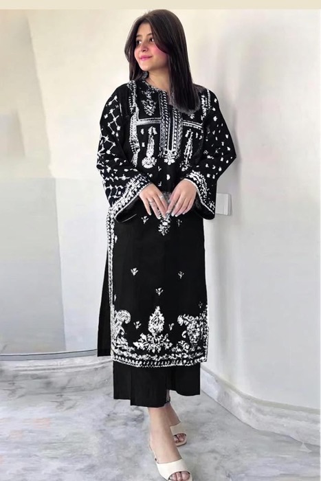 Trendy Maroon Pakistani Sapphire Winter Dhanak 2PC Embroidered Wear featuring traditional Pakistani motifs - Jalwa Store Exclusive