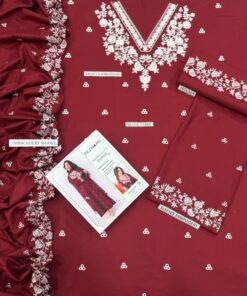 High definition fabric weave and sleeve embroidery of Coco by Zara Shahjahan SK-670 winter dhanak Pakistani ladies collection
