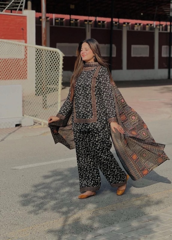 Mint Chunri Print Women Khaddar 3 PC Unstitched for Winter Season in Pakistan